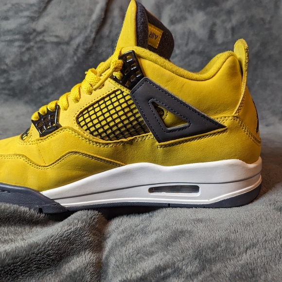 Air Jordan 4 Lightning - Picture 9 of 10